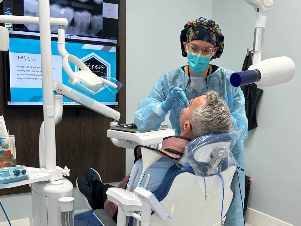 emergency dentist Miami, FL